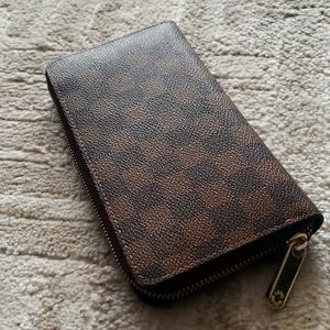 LV Wallet